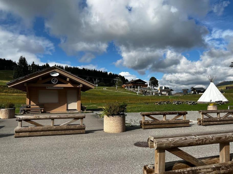 Appartement La Clusaz Avec Terrasse Sur Les Pistes De Ski 마니고 외부 사진